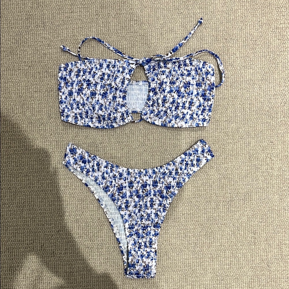 (NWOT) SHEIN Blue and White Patterned Bikini